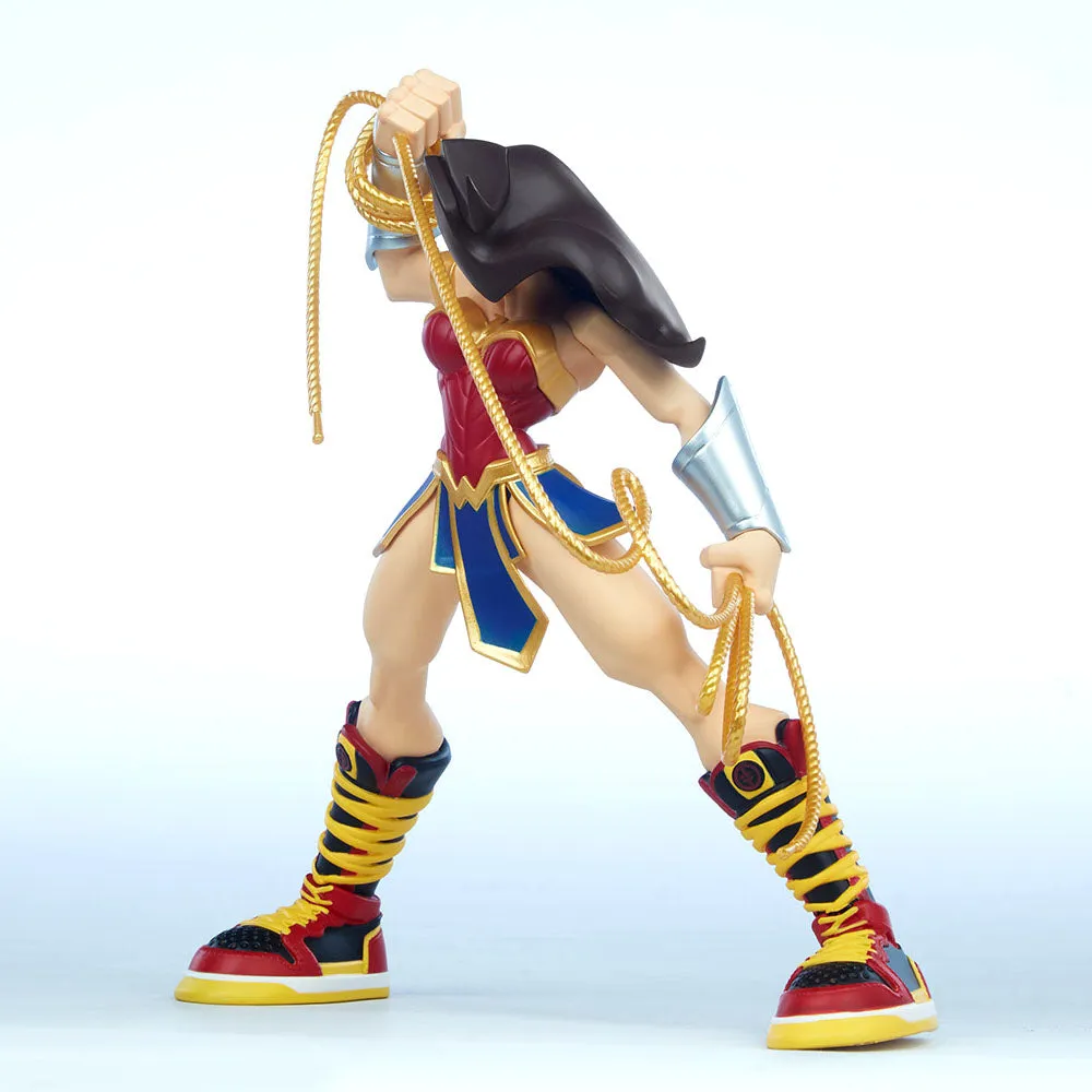 Sneakers Wonder Woman Limited Edition Figure