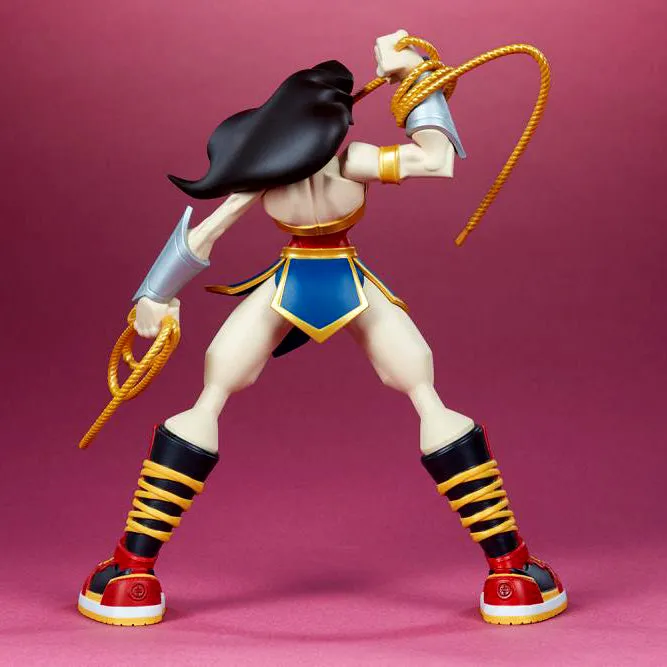 Sneakers Wonder Woman Limited Edition Figure