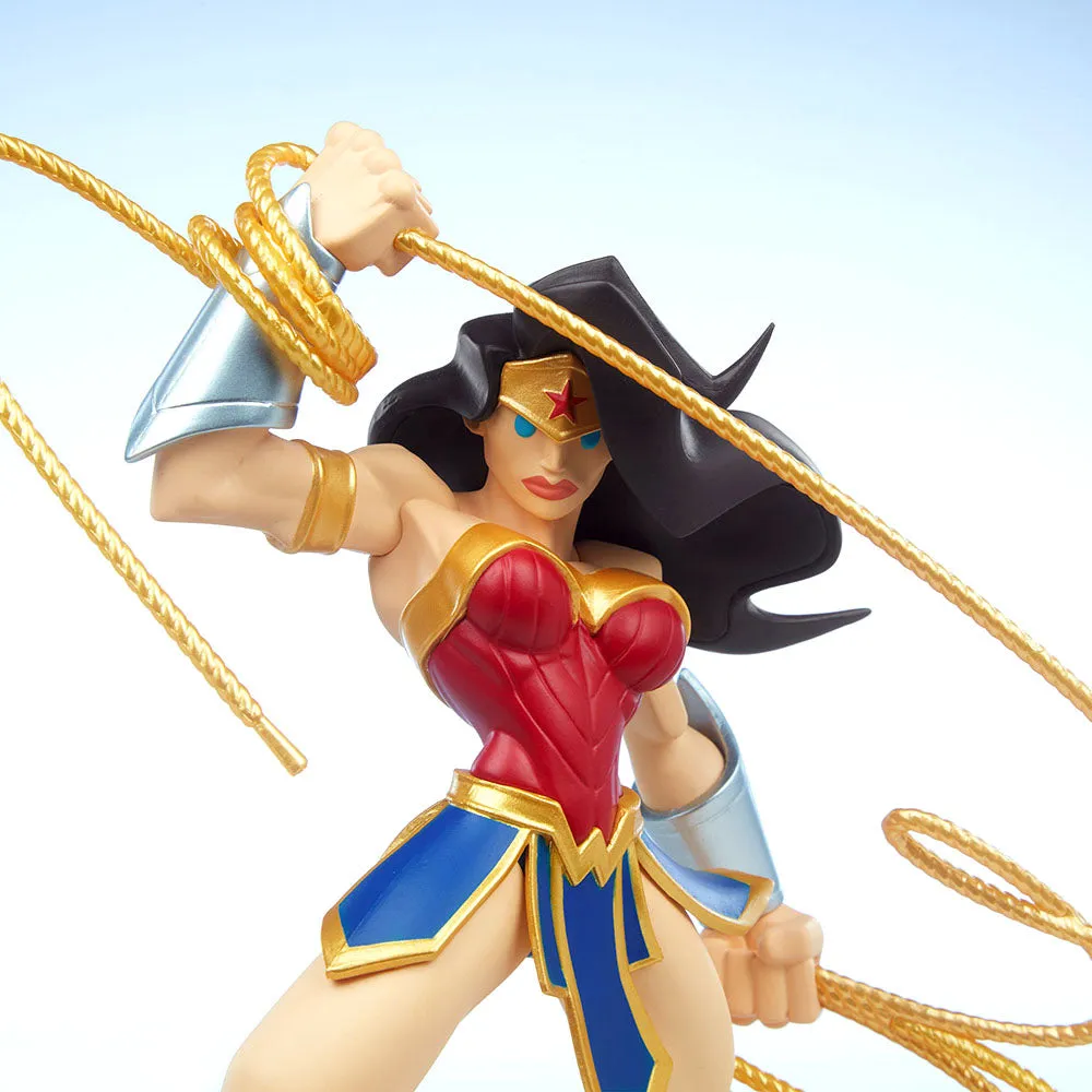 Sneakers Wonder Woman Limited Edition Figure